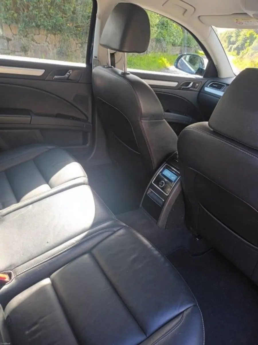 Škoda Superb Estate 2.0 TDI Elegance 140PS - Image 5