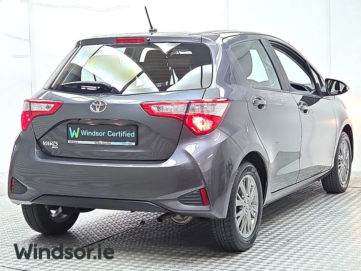 Toyota Yaris 1.0 VVT-i Luna Model - Image 2