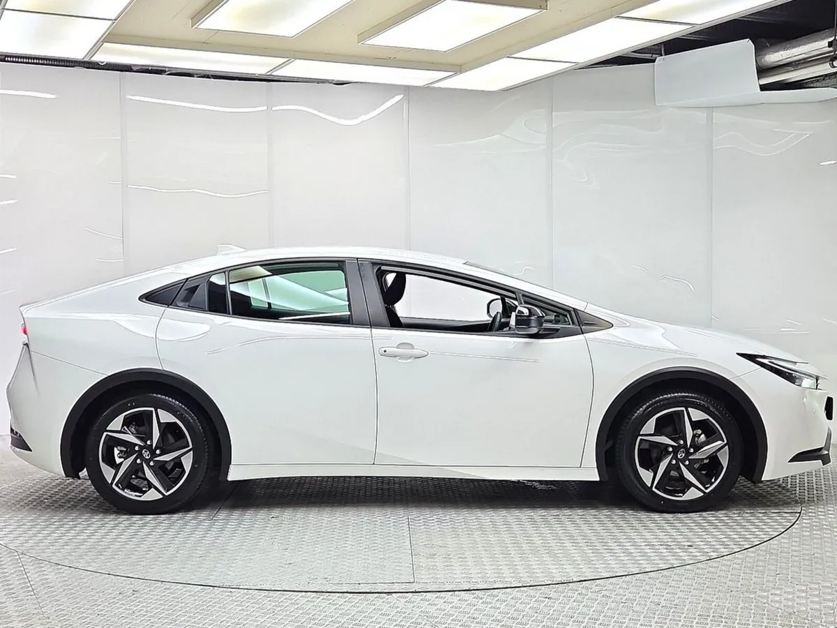 Toyota Prius 1.8 Hybrid X Model - Image 5