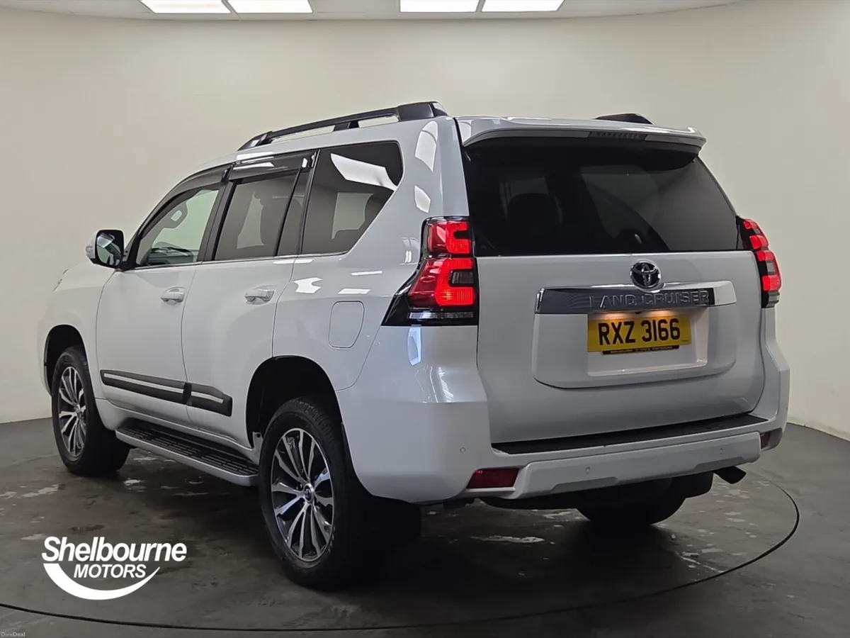 Toyota Land Cruiser 2.8 D-4D Invincible 5dr Auto 7 - Image 2