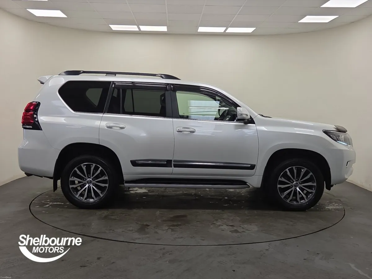 Toyota Land Cruiser 2.8 D-4D Invincible 5dr Auto 7 - Image 3