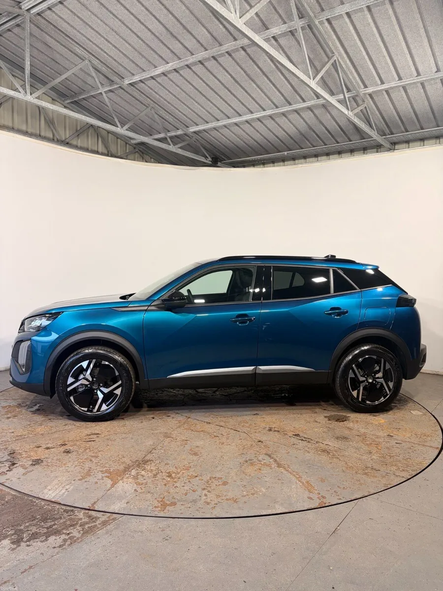 Peugeot 2008 1.2 PureTech Allure 5dr - Image 3