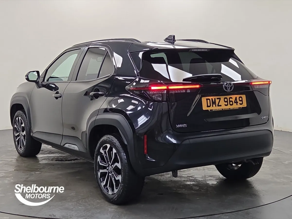 Toyota Yaris Cross 1.5 Hybrid Design 5dr CVT - Image 2