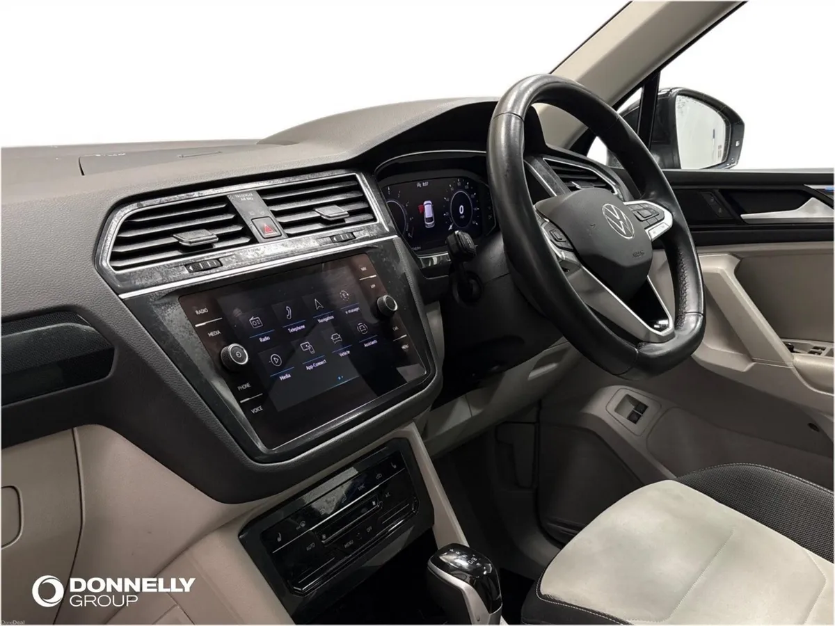 Volkswagen Tiguan 1.4 TSI eHybrid Elegance 5dr DSG - Image 2