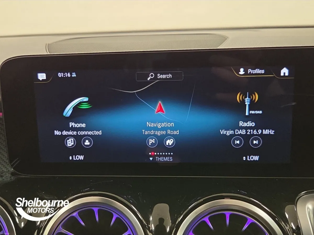 Mercedes-Benz Glb GLB 200 AMG LINE PREMIUM - Image 5
