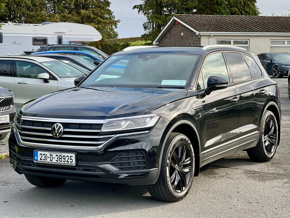 Volkswagen Touareg 2023 3.0 v6 5 seater - Image 4