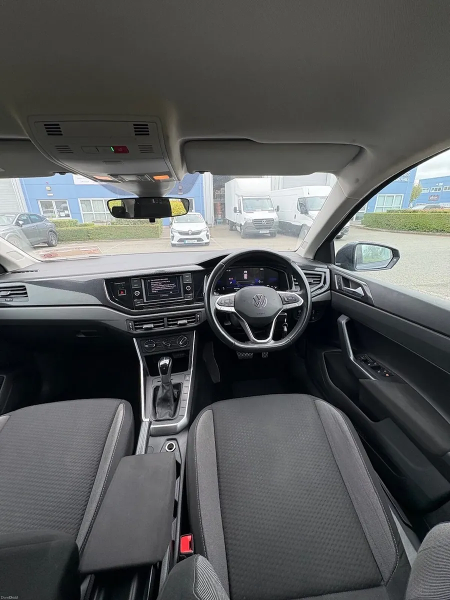 Volkswagen Polo 2023 - Image 6