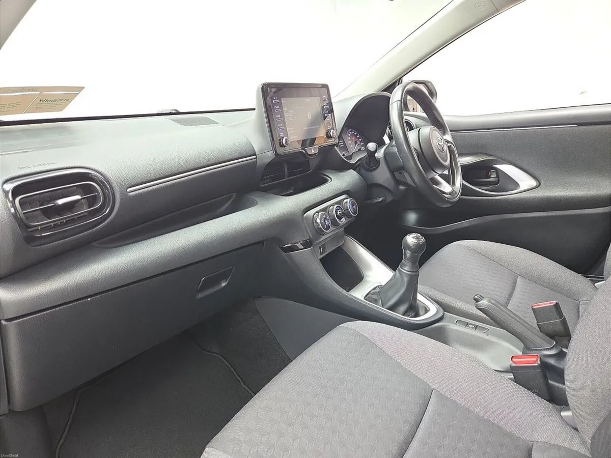 Toyota Yaris 1.0 Luna Model - Image 4