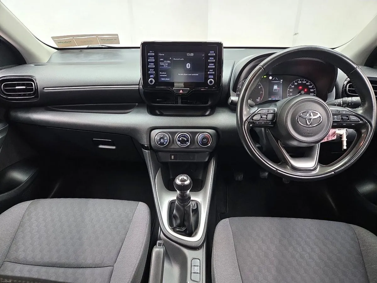 Toyota Yaris 1.0 Luna Model - Image 3