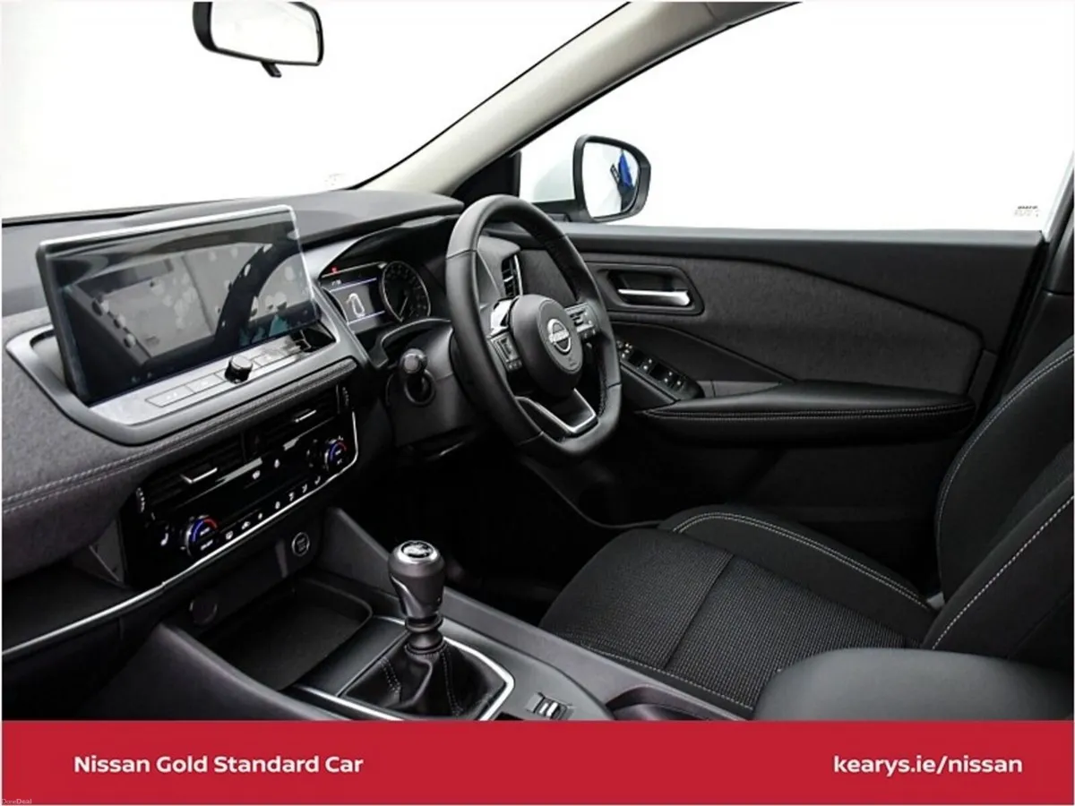 Nissan Qashqai 1.3 PET MILD HYBRID SV WITH COLD PA - Image 5