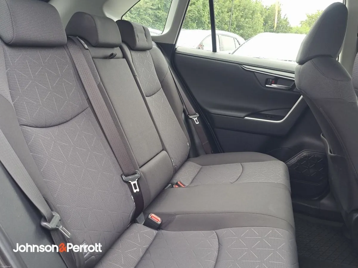Toyota RAV4 2.5 Hybrid Luna 2WD - Image 5