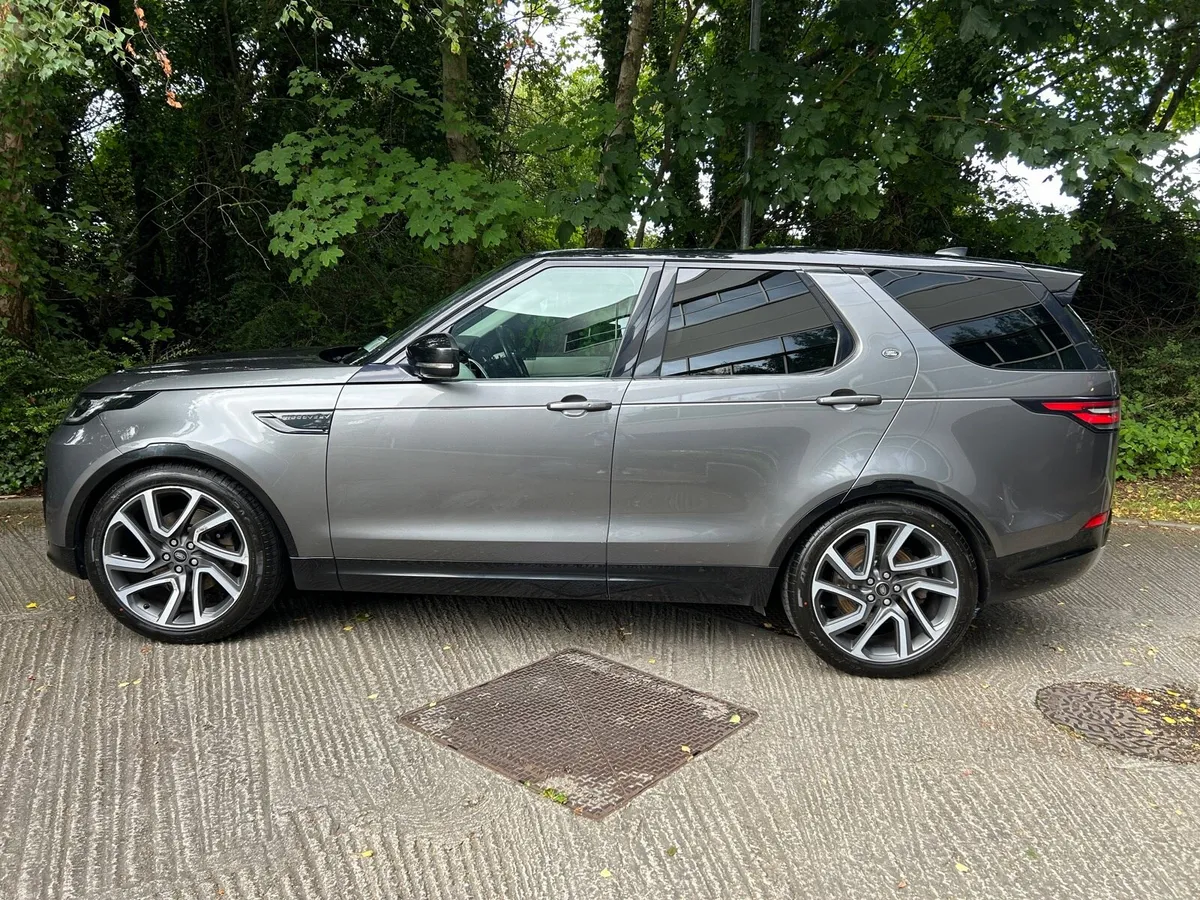 Land Rover Discovery 3.0d HSE 7 Seater - Image 2