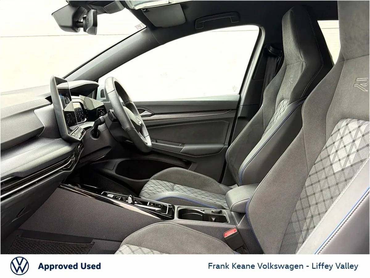 Volkswagen Golf R-LINE AUTO 2.0 TDI 150HP *MOONSTO - Image 4