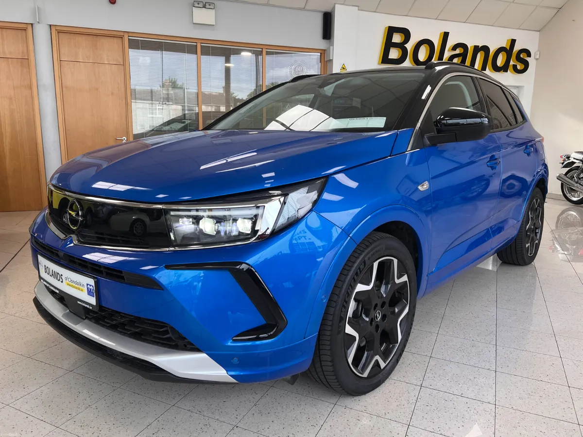 Top Spec ELITE PHEV Hybrid Auto Twin Tone 225 BHP - Image 6