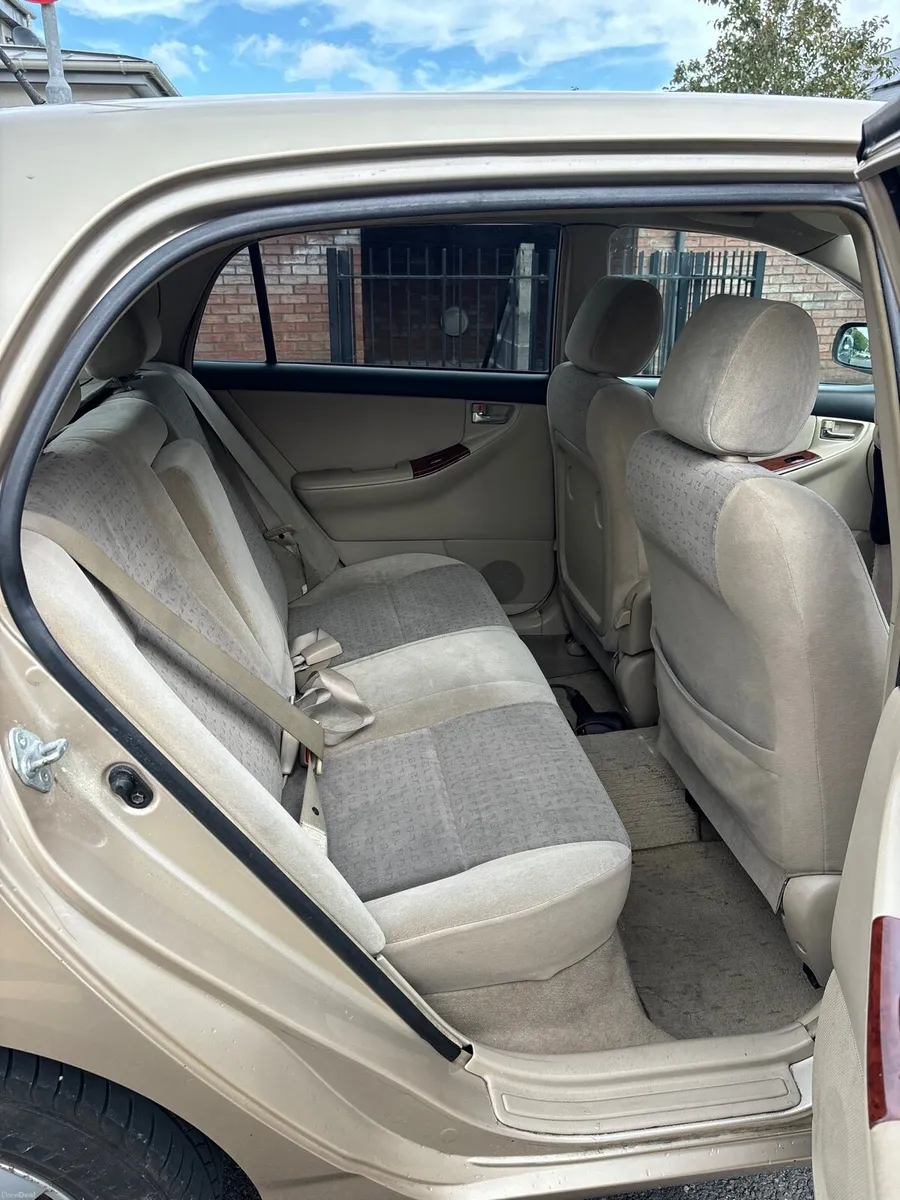 Toyota corolla 2003 automatic 1000€ no offers - Image 5