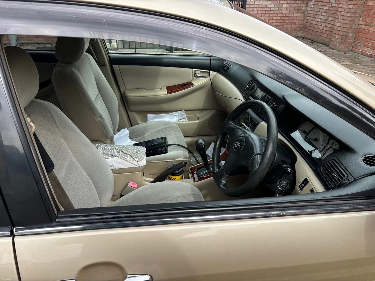 Toyota corolla 2003 automatic 1000€ no offers - Image 6