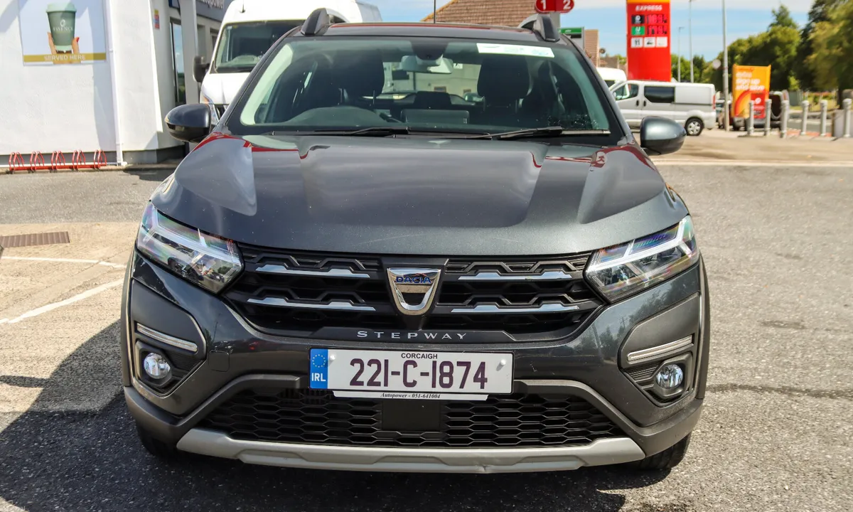 2022 Dacia Sandero Stepway 1.0 Petrol AUTOMATIC - Image 2
