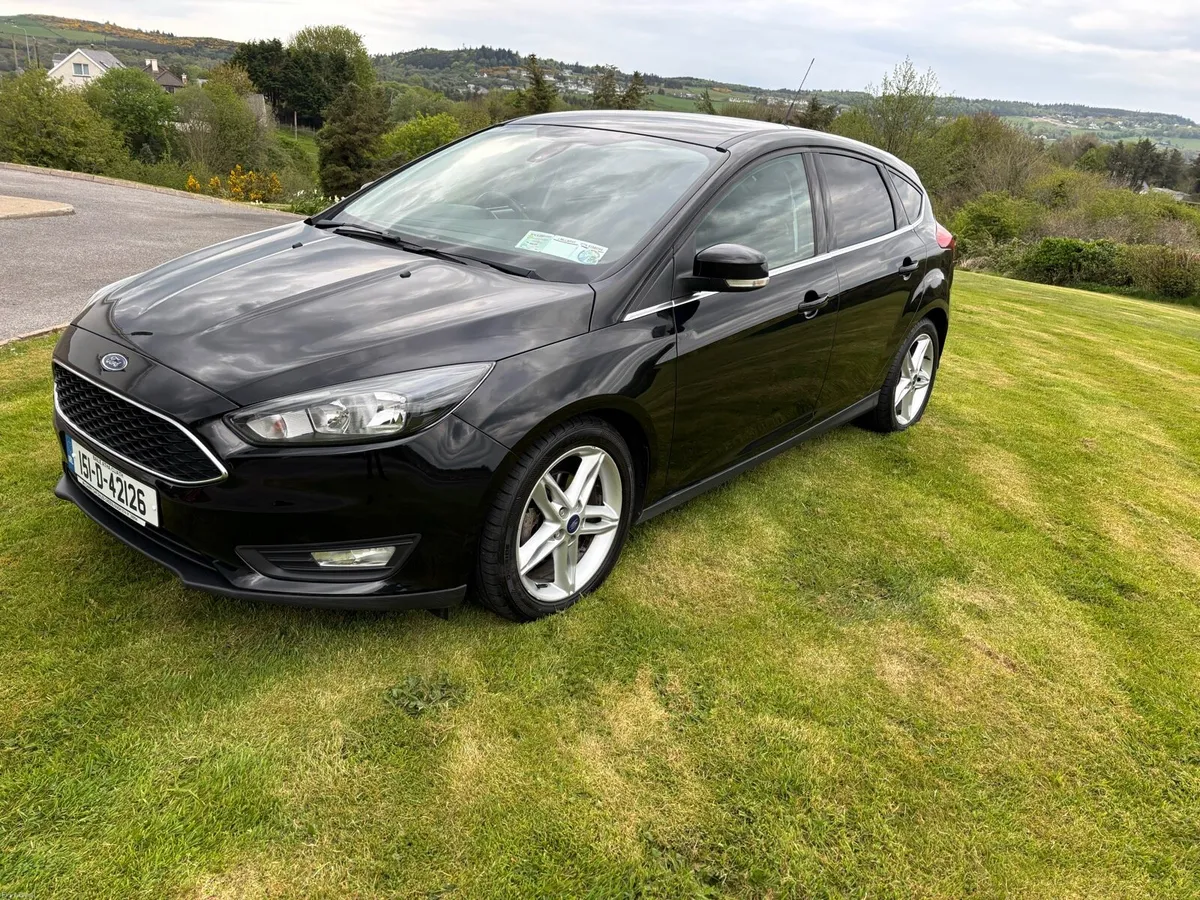 Ford Focus 1.6 ZETEC 125ps Automatic 5Door - Image 3