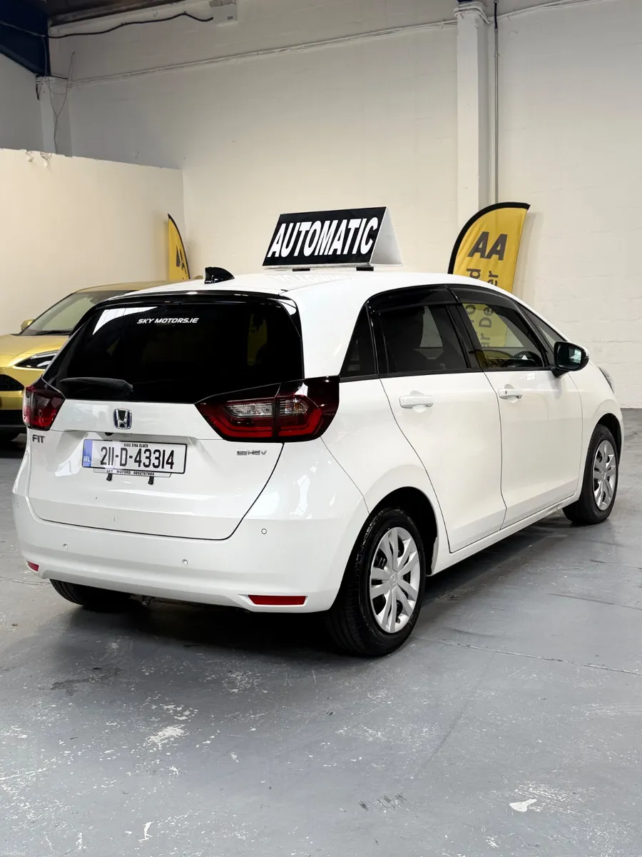2021 Honda JAZZ/Fit 1.5 Hybrid Automatic,24K Miles - Image 5