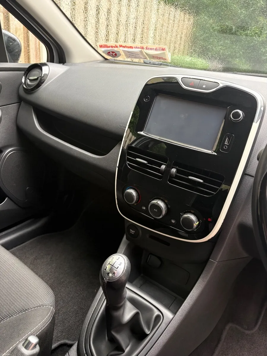 Renault Clio 2016 - Image 5
