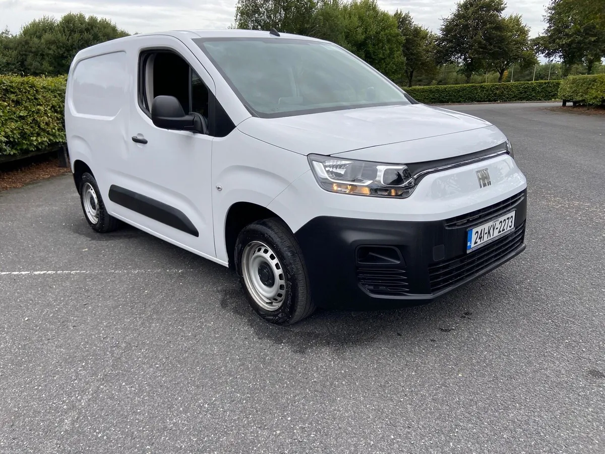 2024 Fiat Doblo - Image 4
