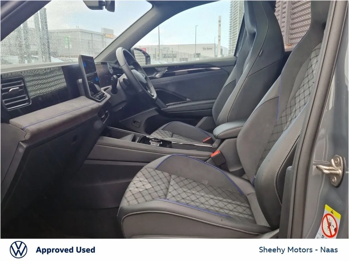 Volkswagen Tiguan R-Line 75 2.0TDI DSG, Black Pack - Image 4