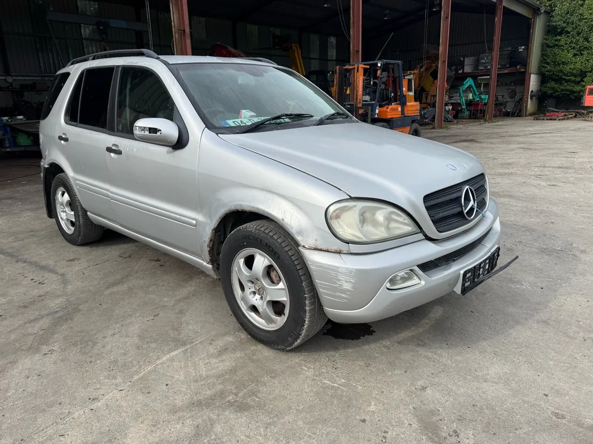 Mercedes 270ML €950 tax €333 seats 5 - Image 3