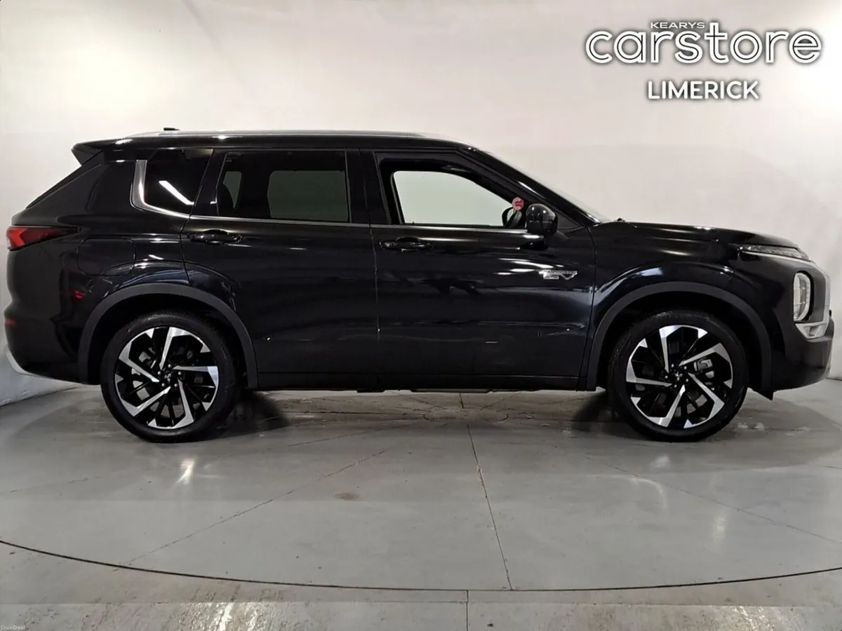 Mitsubishi Outlander 2.4 PHEV - Image 2