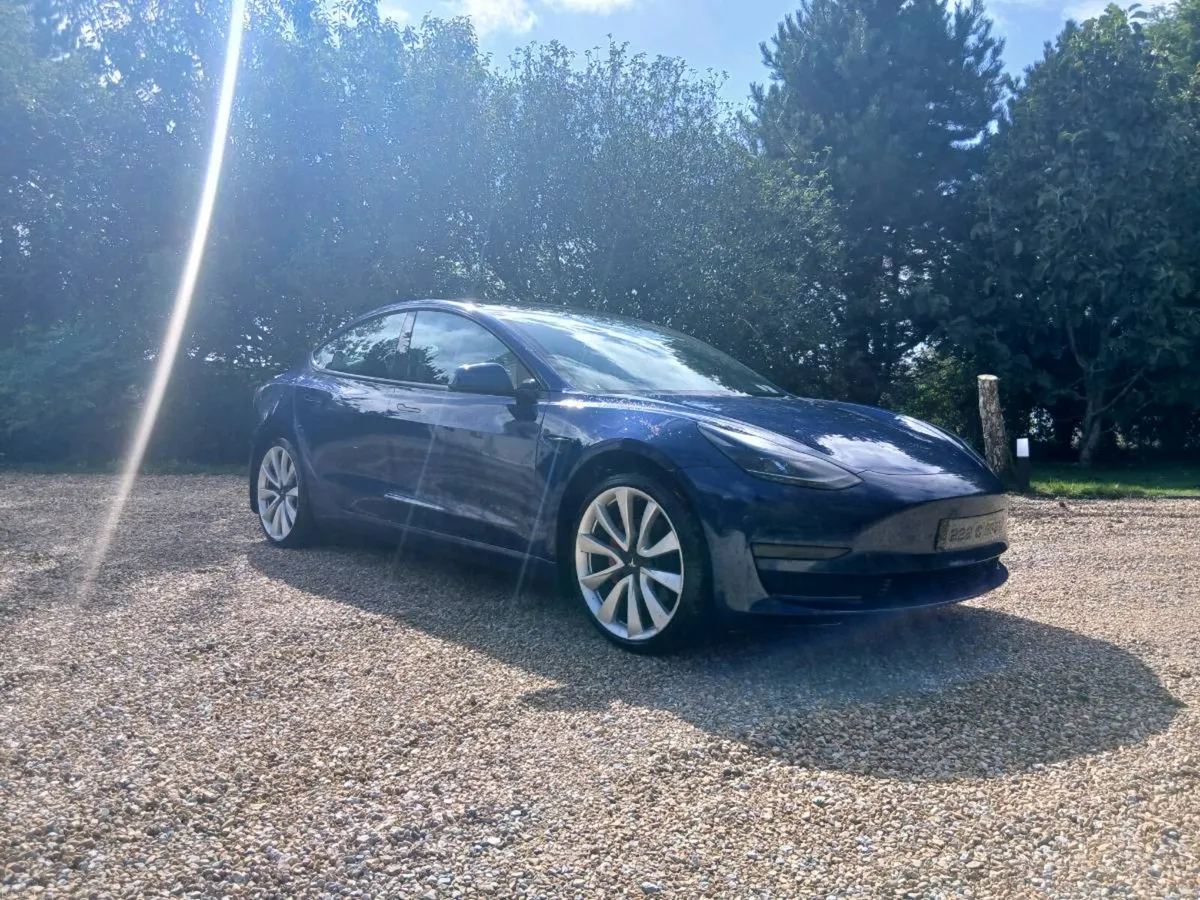 2022 Tesla Model 3 SR RWD - Image 4