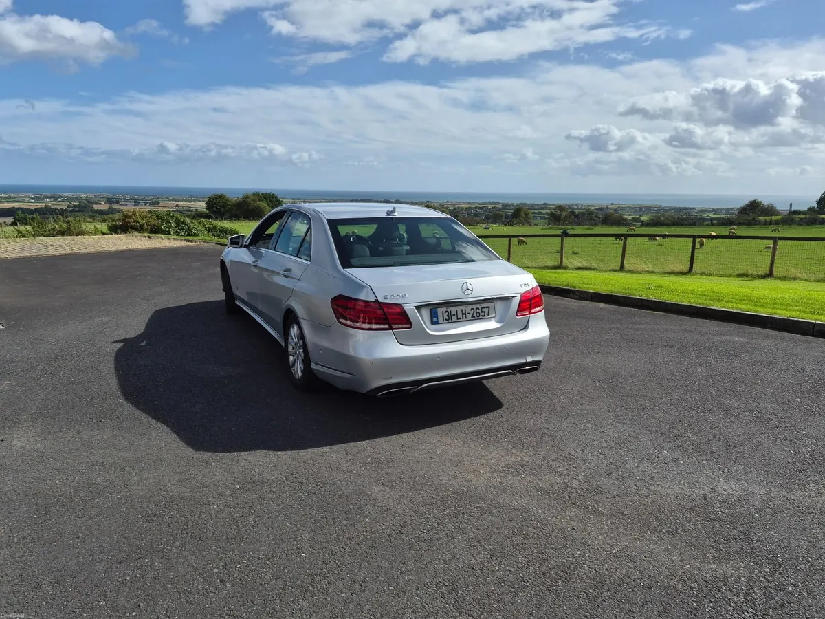 Mercedes-Benz E-Class 2013 - Image 2