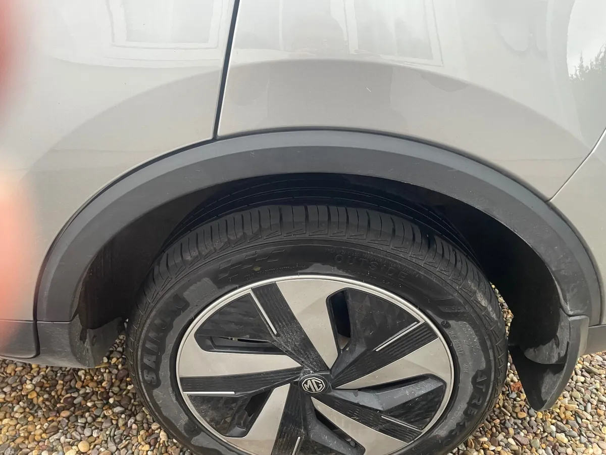 MG ZS 2024 Long Range - Image 2