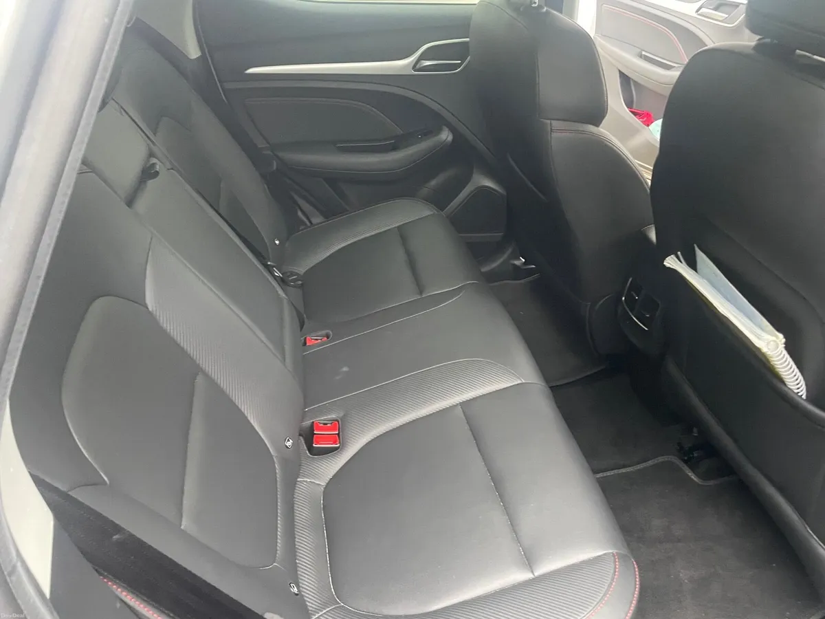 MG ZS 2024 Long Range - Image 5