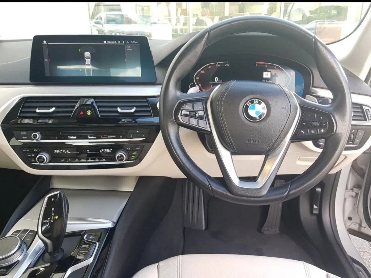 BMW 5-Series 520d SE Saloon - Image 6