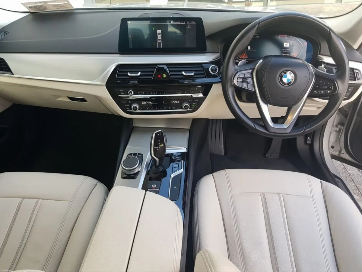BMW 5-Series 520d SE Saloon - Image 5