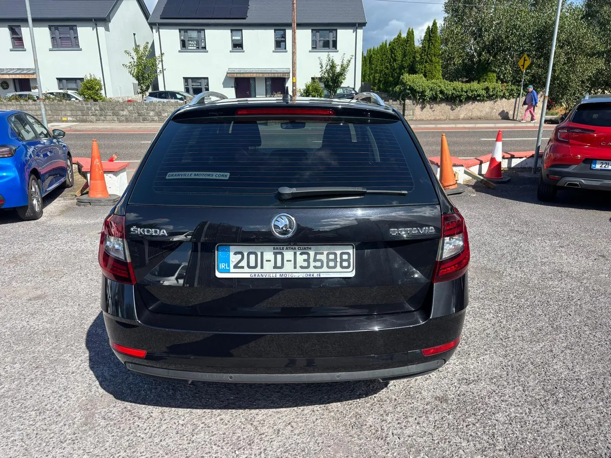 Skoda Octavia 2020  diesel  ESTATE  LOW  KMS - Image 6