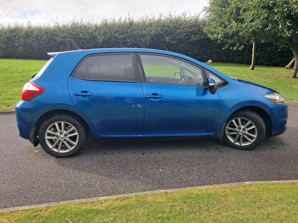 Toyota Auris 1.4D - 4D Sport - Image 2