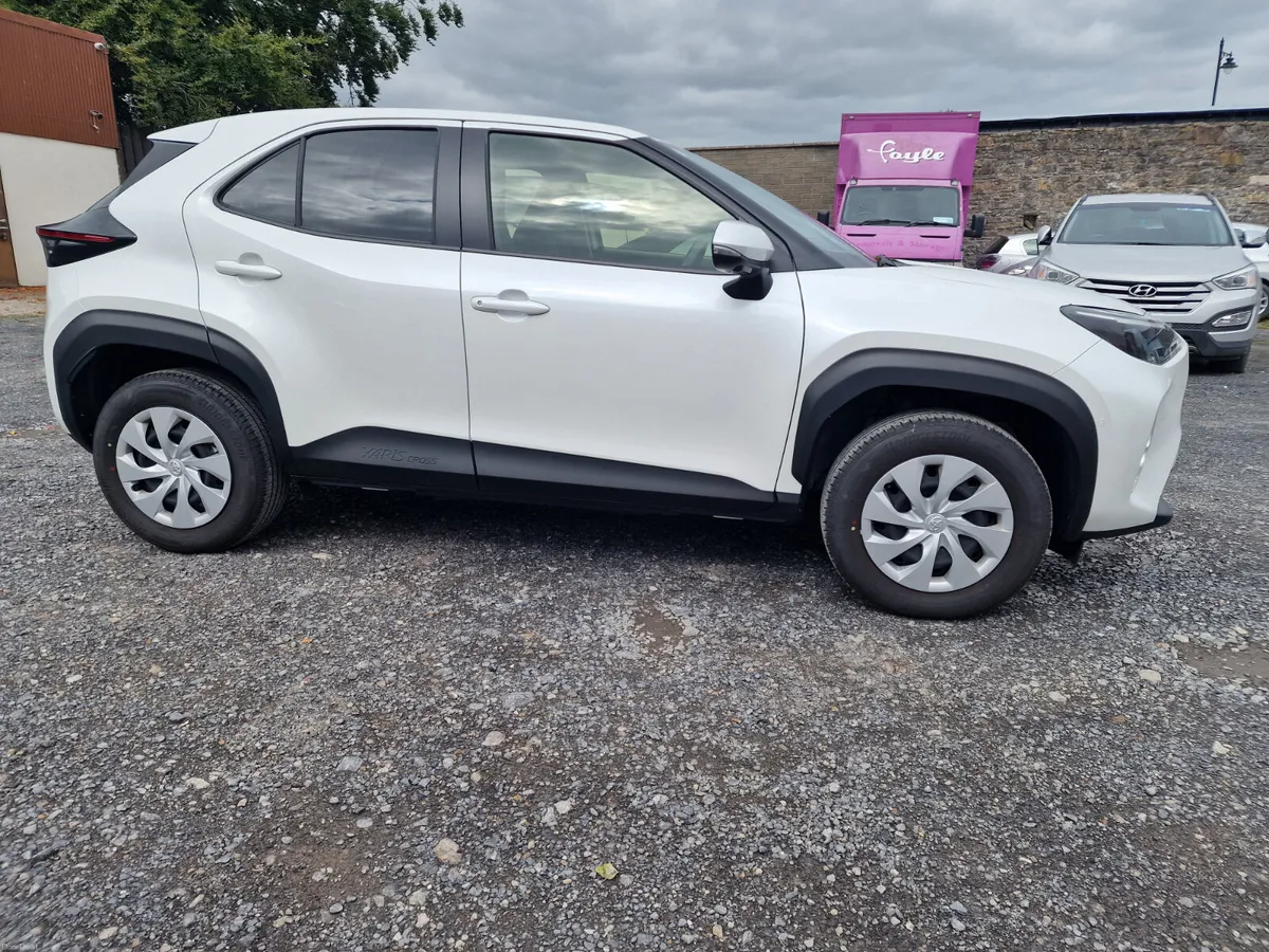 Toyota Yaris Cross 2024 - Image 2