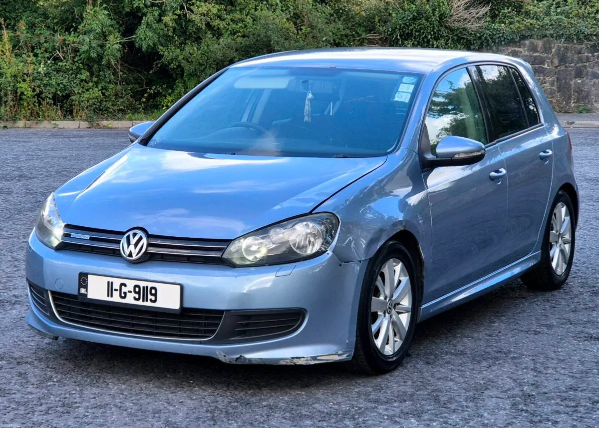 2011 Volkswagen Golf - Image 2