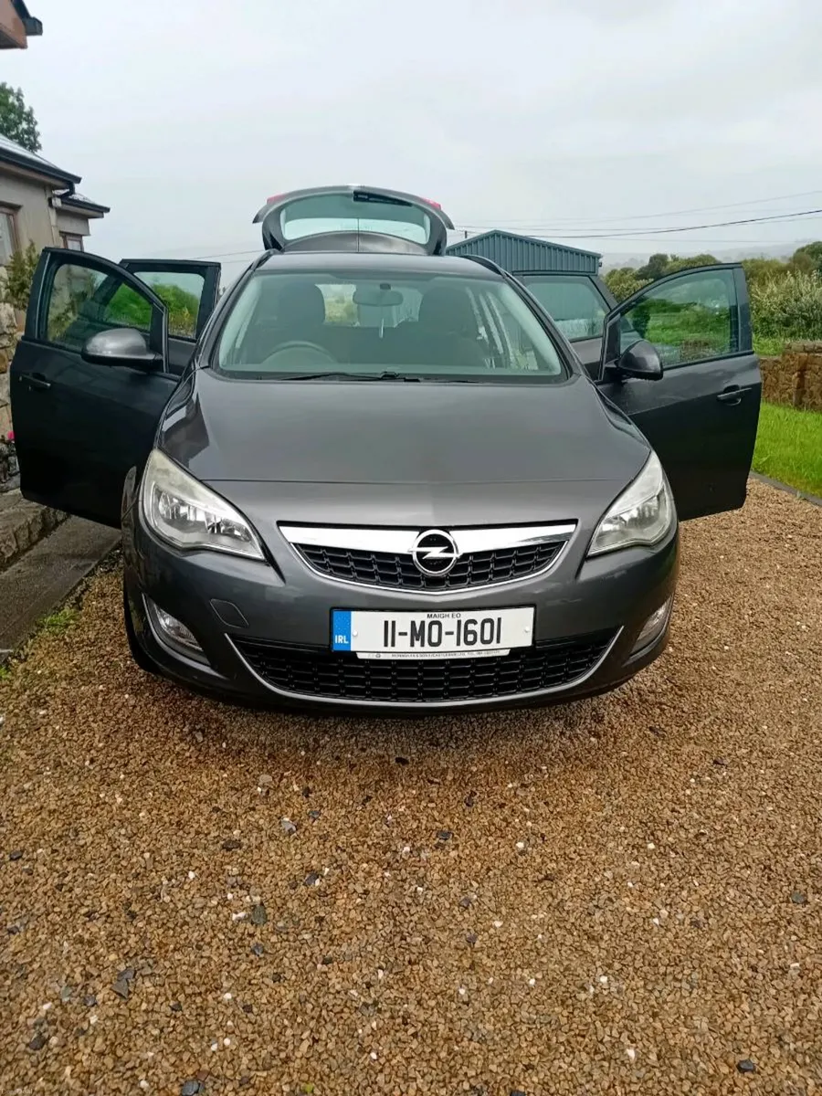 2011 OPEL ASTRA DIESEL ESTATE 1.7 - Image 1