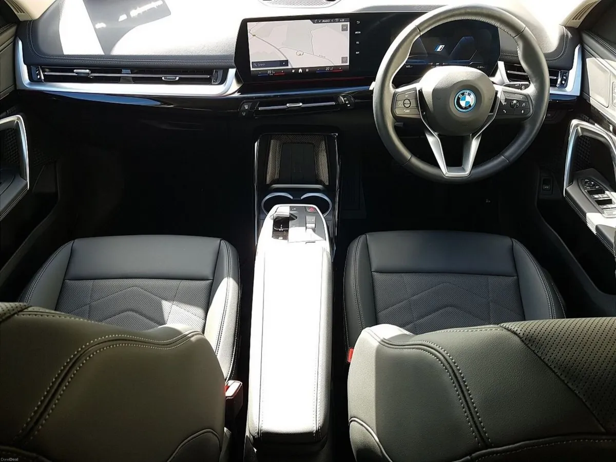 BMW iX1 eDrive20 xLine - Image 4