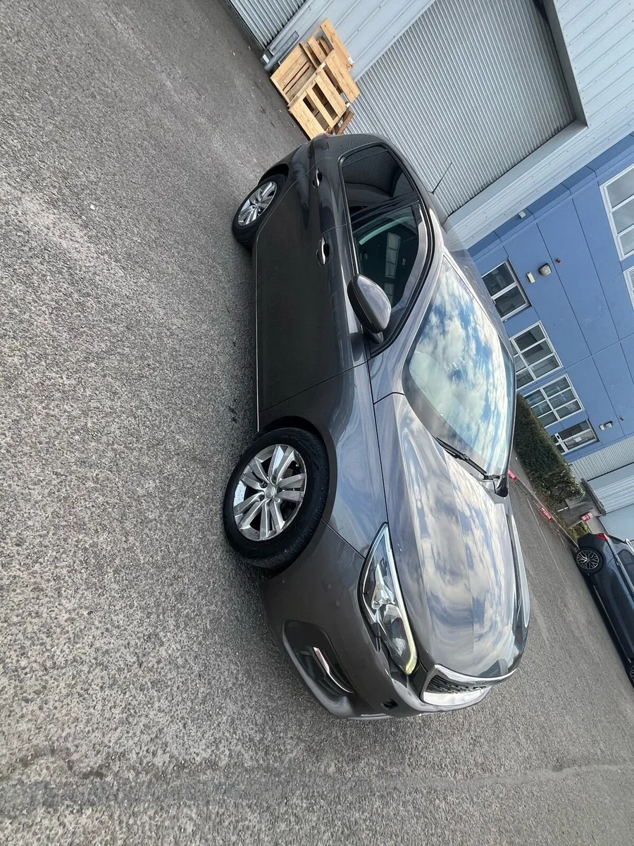 Peugeot 308 - Image 4