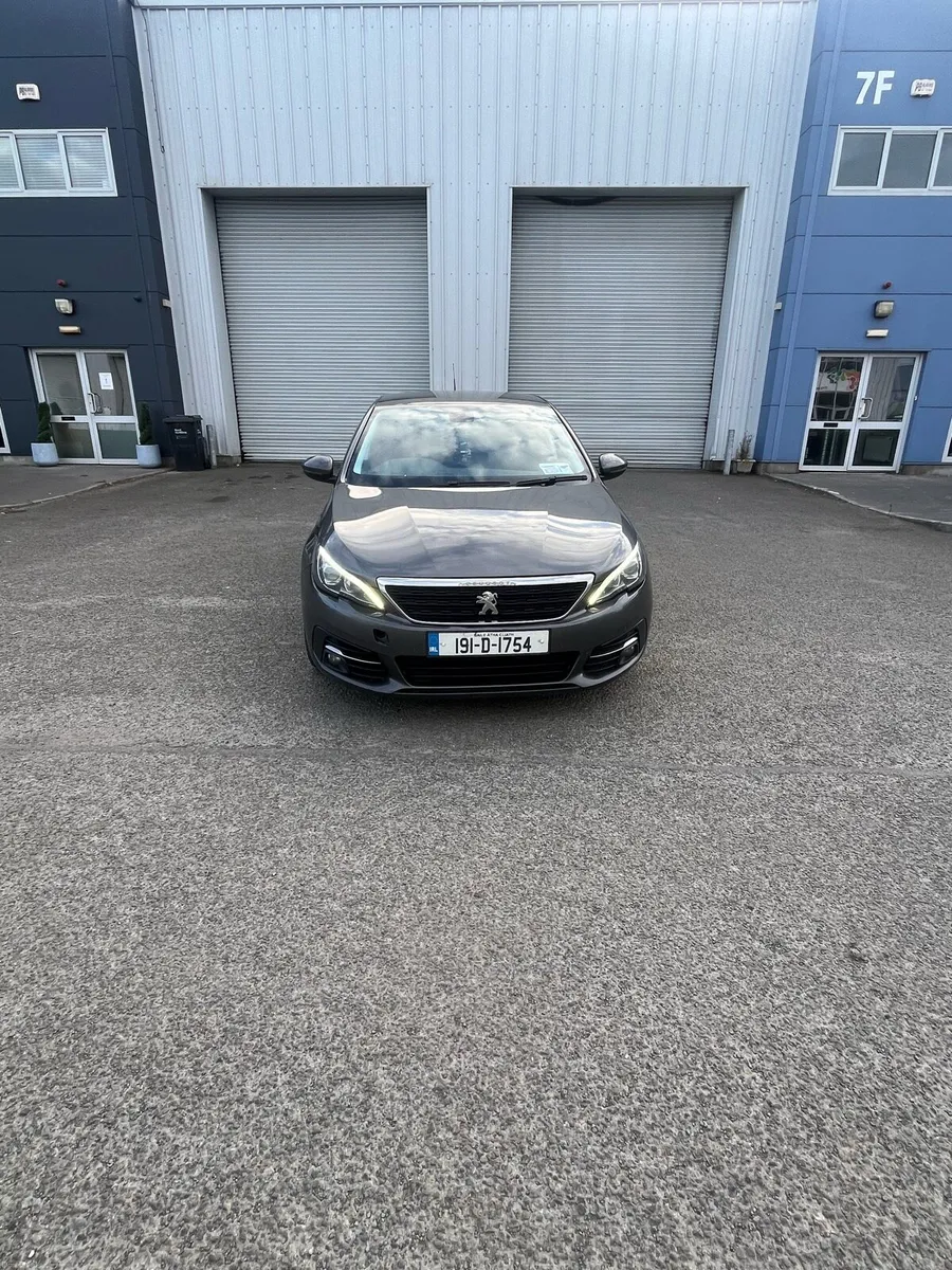 Peugeot 308 - Image 1