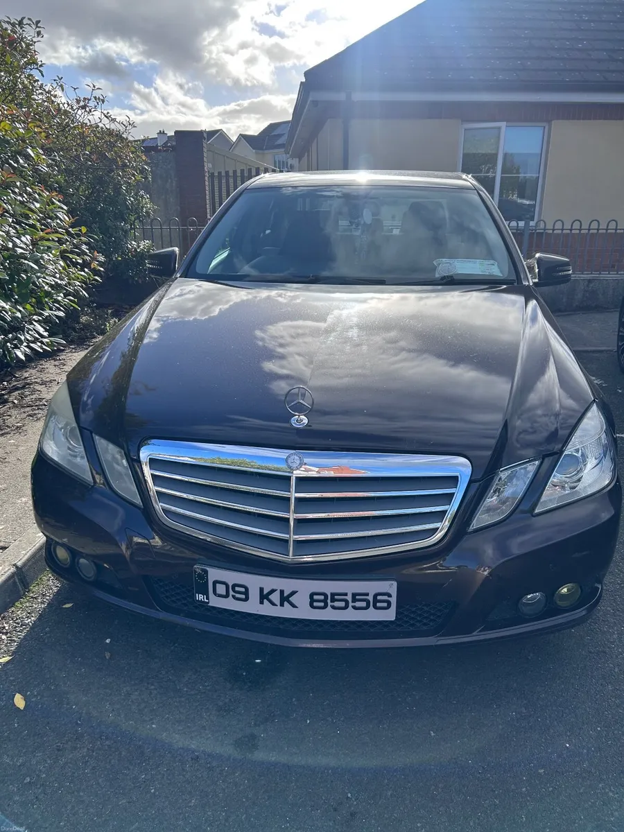 Mercedes-Benz E-Class 2009 - Image 1