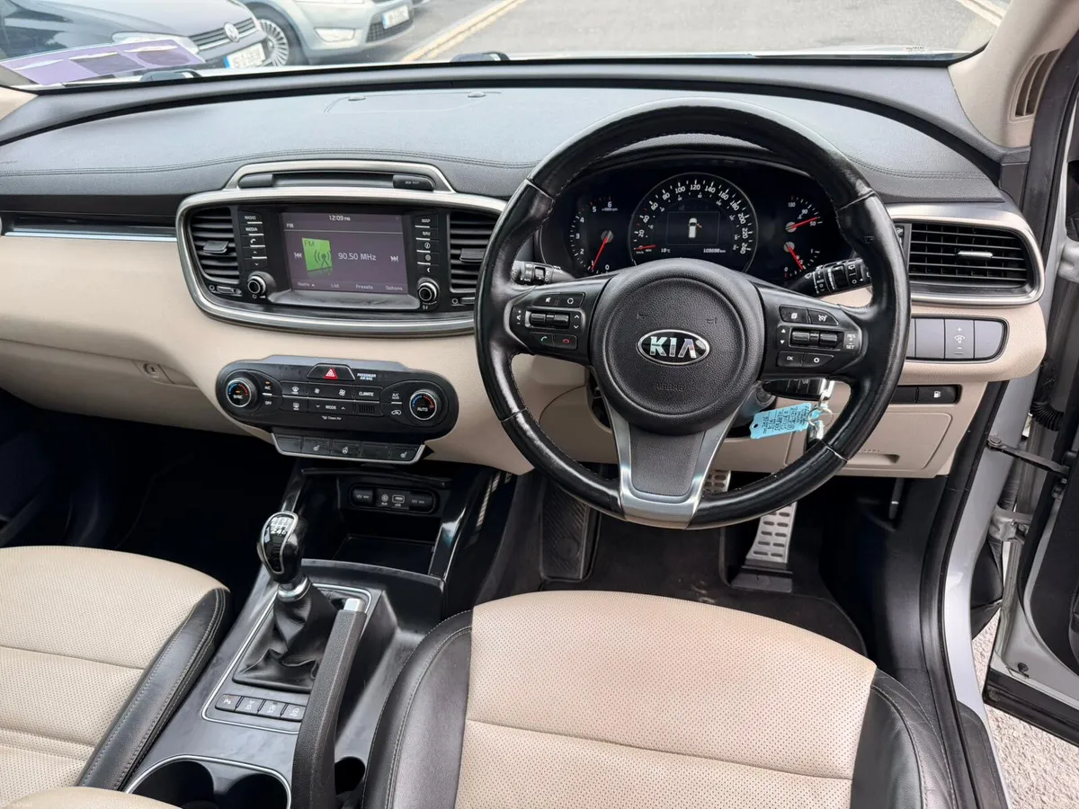 Kia Sorento 2016 2.2 Diesel Manual - Image 5