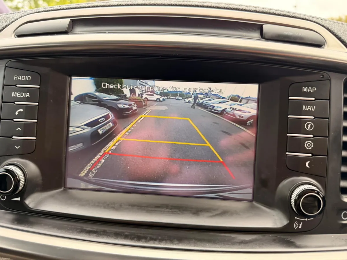 Kia Sorento 2016 2.2 Diesel Manual - Image 6
