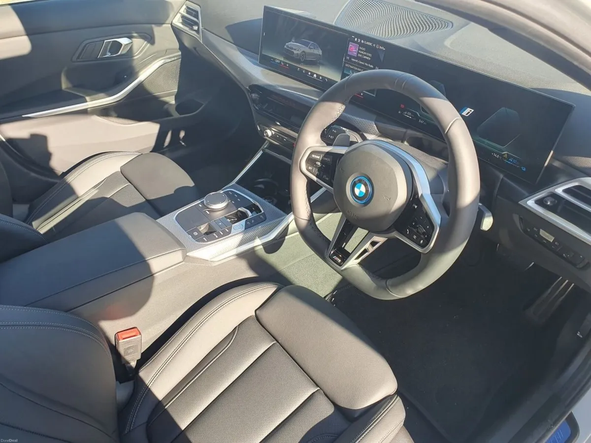 BMW 3-Series 330e M Sport Saloon - Image 6
