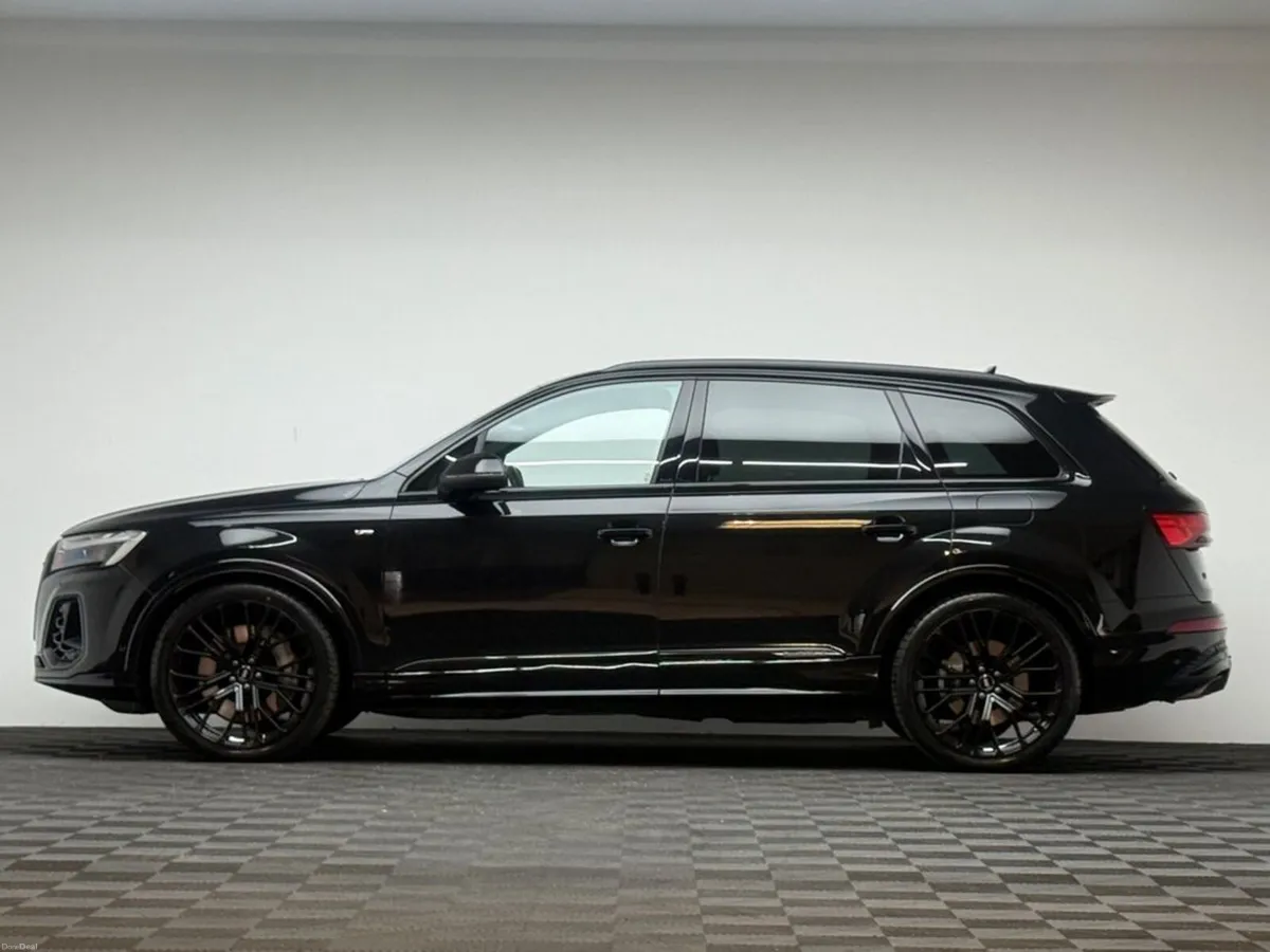 Audi Q7 S LINE 55 TFSI E QUATTRO - Image 4