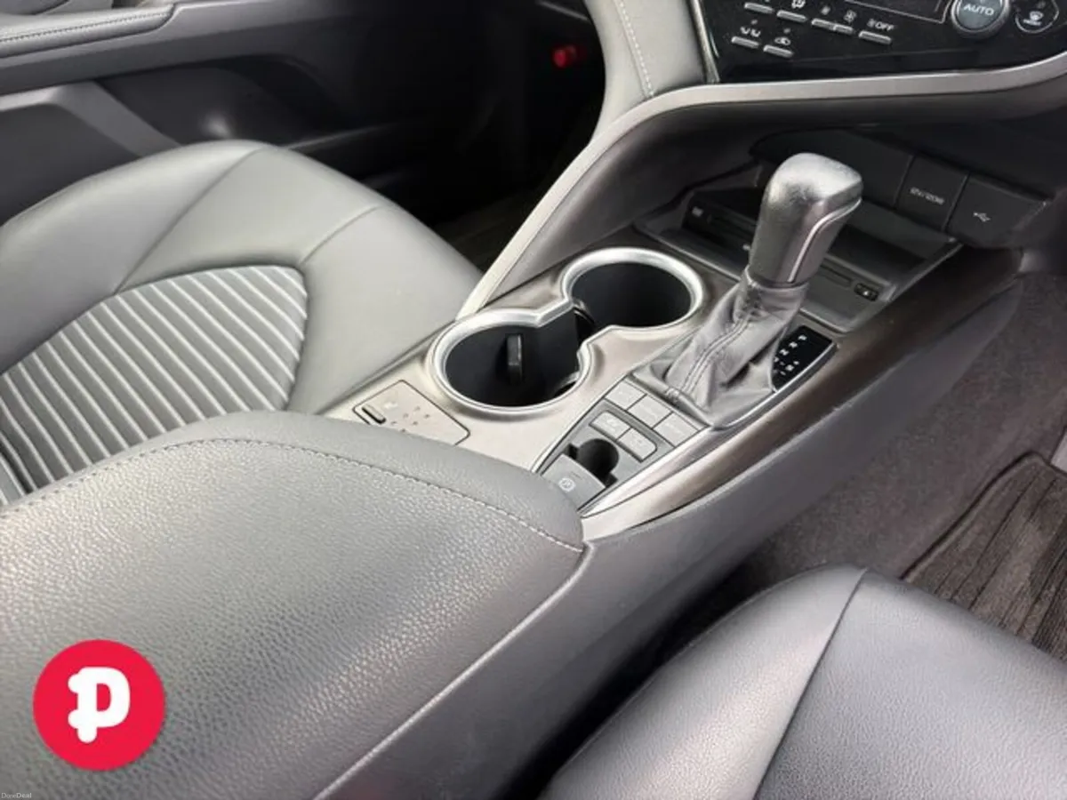 Toyota Camry WS Spec 2.5 Hybrid Auto - Straight Sa - Image 6