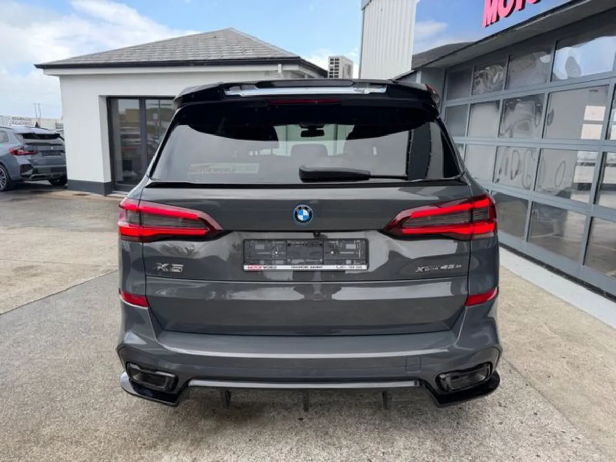 BMW X5 XDRIVE45E M SPORT PRO& COMFORT & TECH PLUS - Image 3