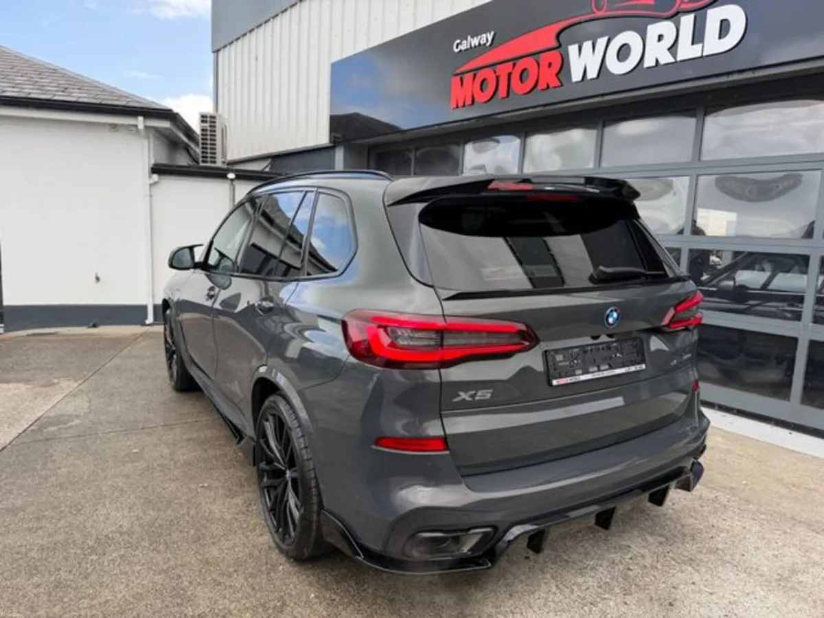 BMW X5 XDRIVE45E M SPORT PRO& COMFORT & TECH PLUS - Image 2